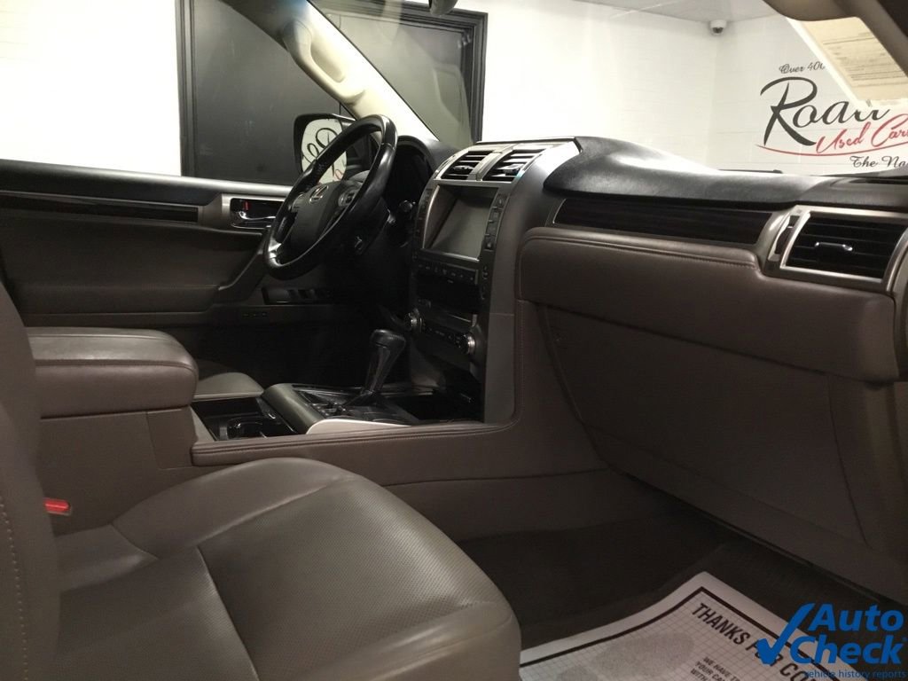 Used 2018 Lexus GX 460 w/ Navigation Package image 36