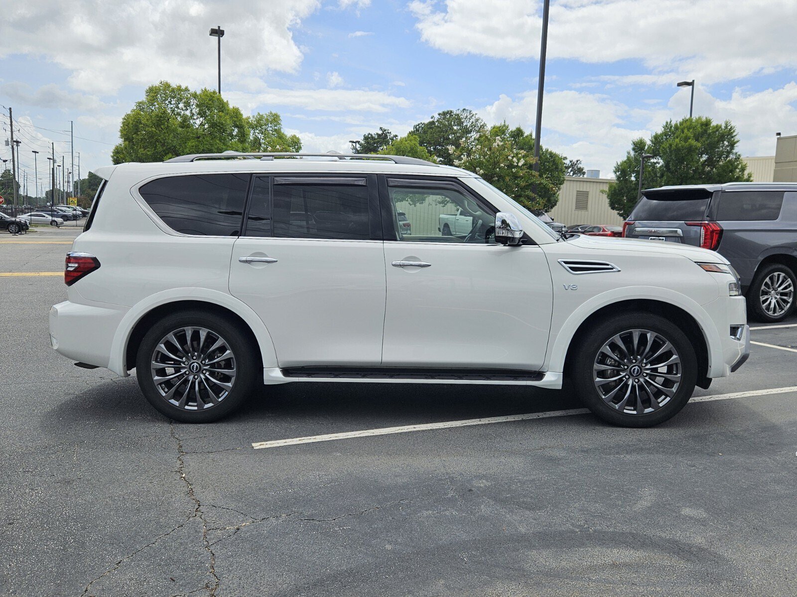 Used 2021 Nissan Armada Platinum w/ Captain's Chairs Package RWD image 5