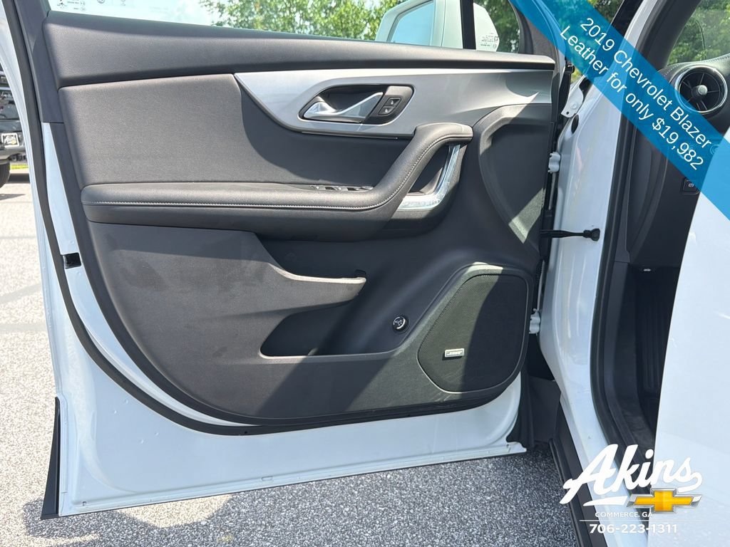 Used 2019 Chevrolet Blazer LT w/ Sun and Wheels Package FWD image 17