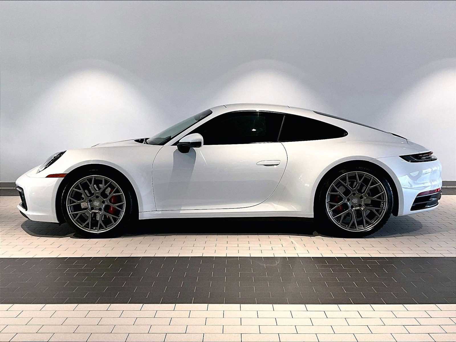 Used 2022 Porsche 911 Carrera S image 2