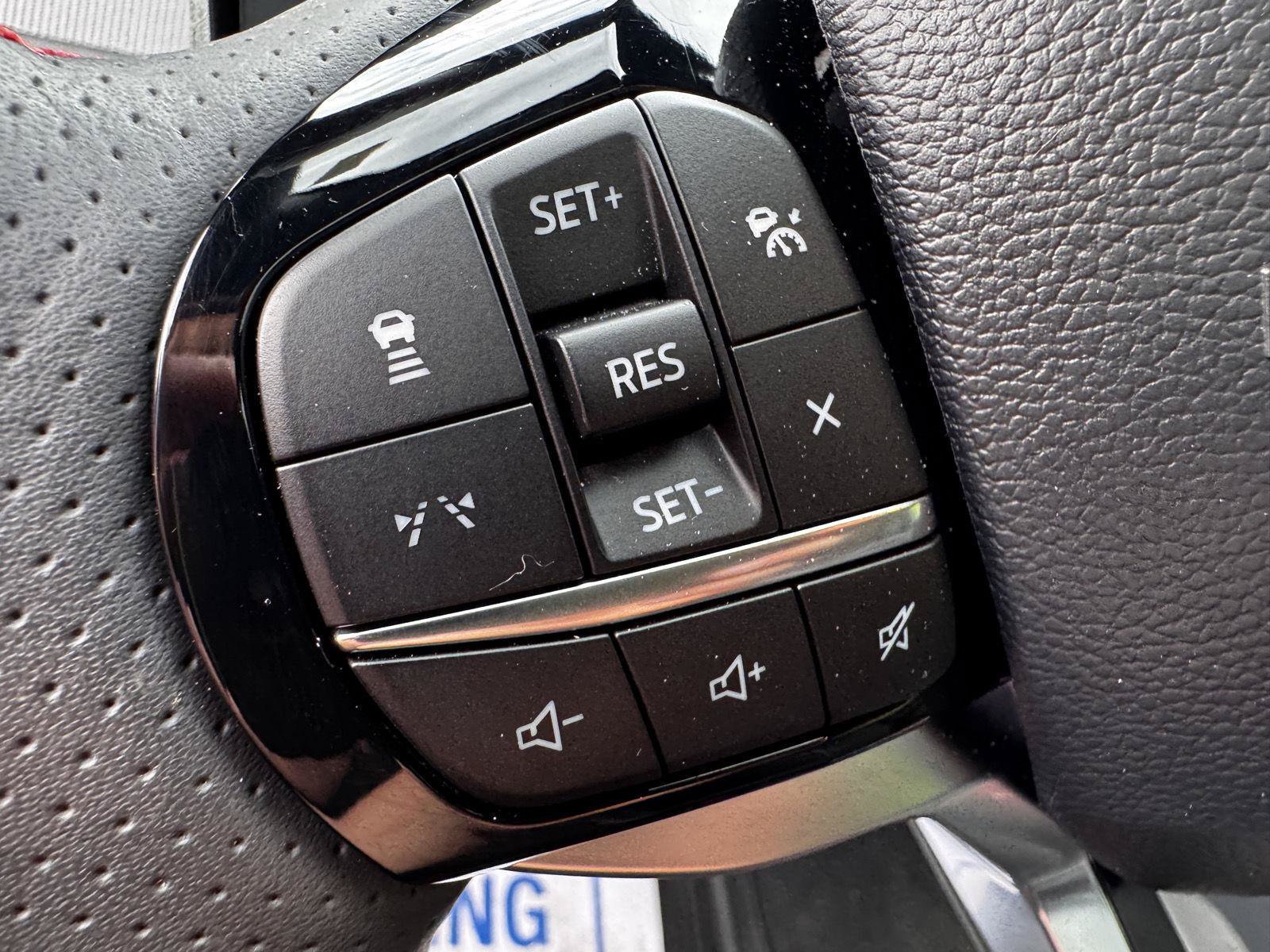 Used 2025 Ford Explorer ST AWD/4WD image 27
