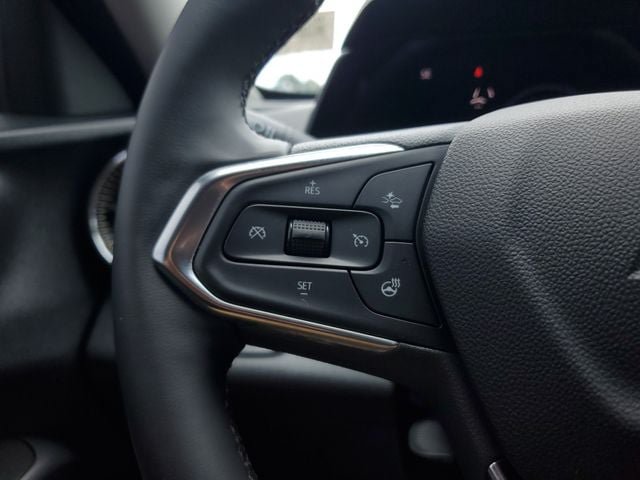 Used 2025 Chevrolet Trax ACTIV w/ Driver Confidence Package FWD image 24