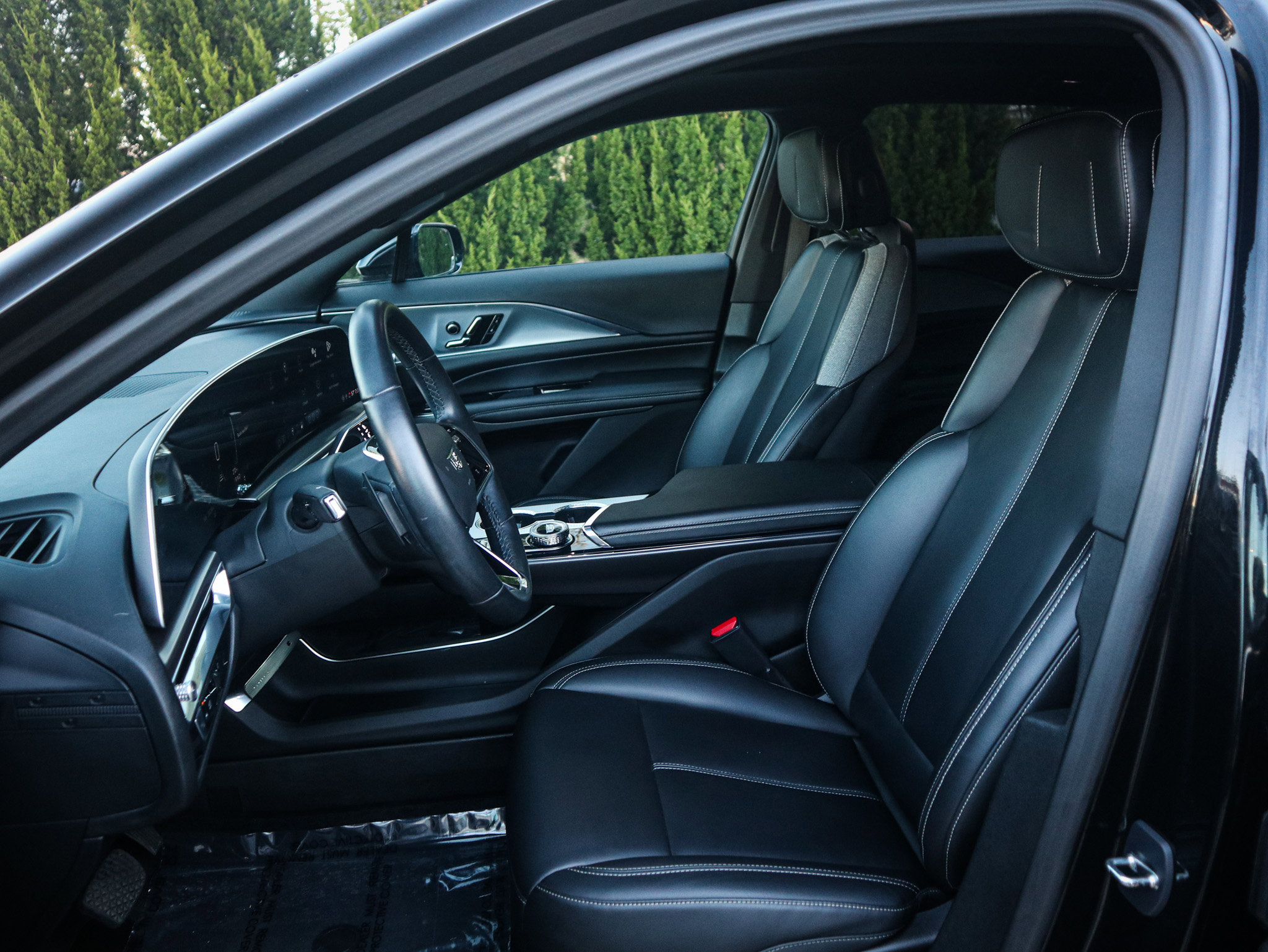 Used 2024 Cadillac Lyriq Tech image 17