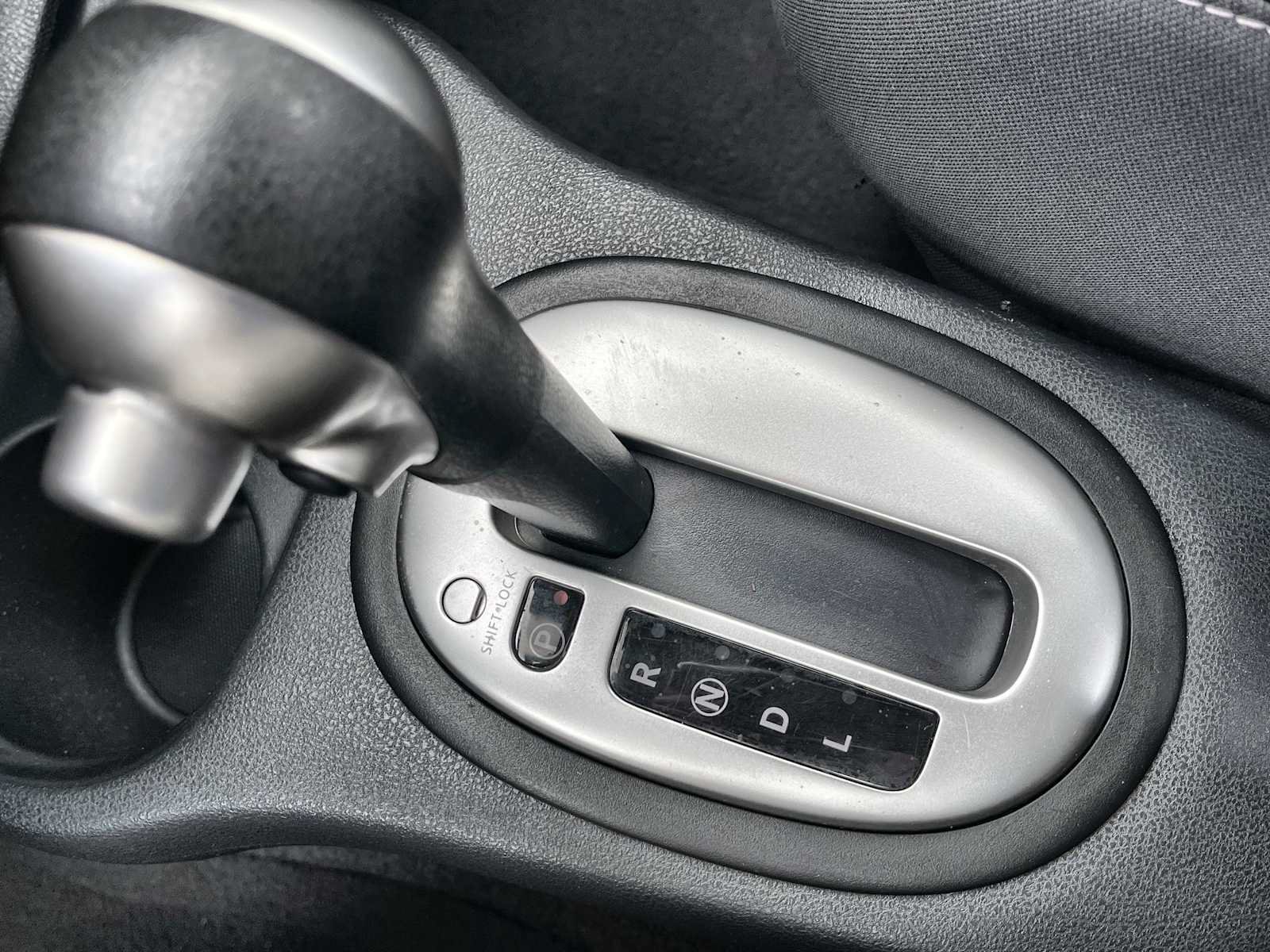 Used 2014 Nissan Versa SV FWD image 20