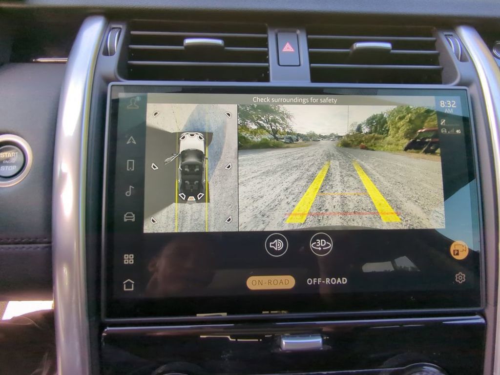 Used 2024 Land Rover Discovery S image 14