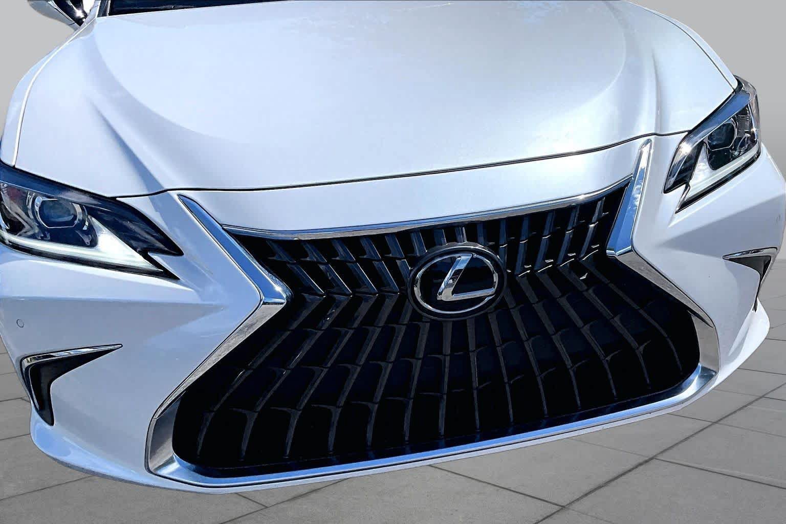 Used 2025 Lexus ES 350 w/ Premium Package FWD image 30