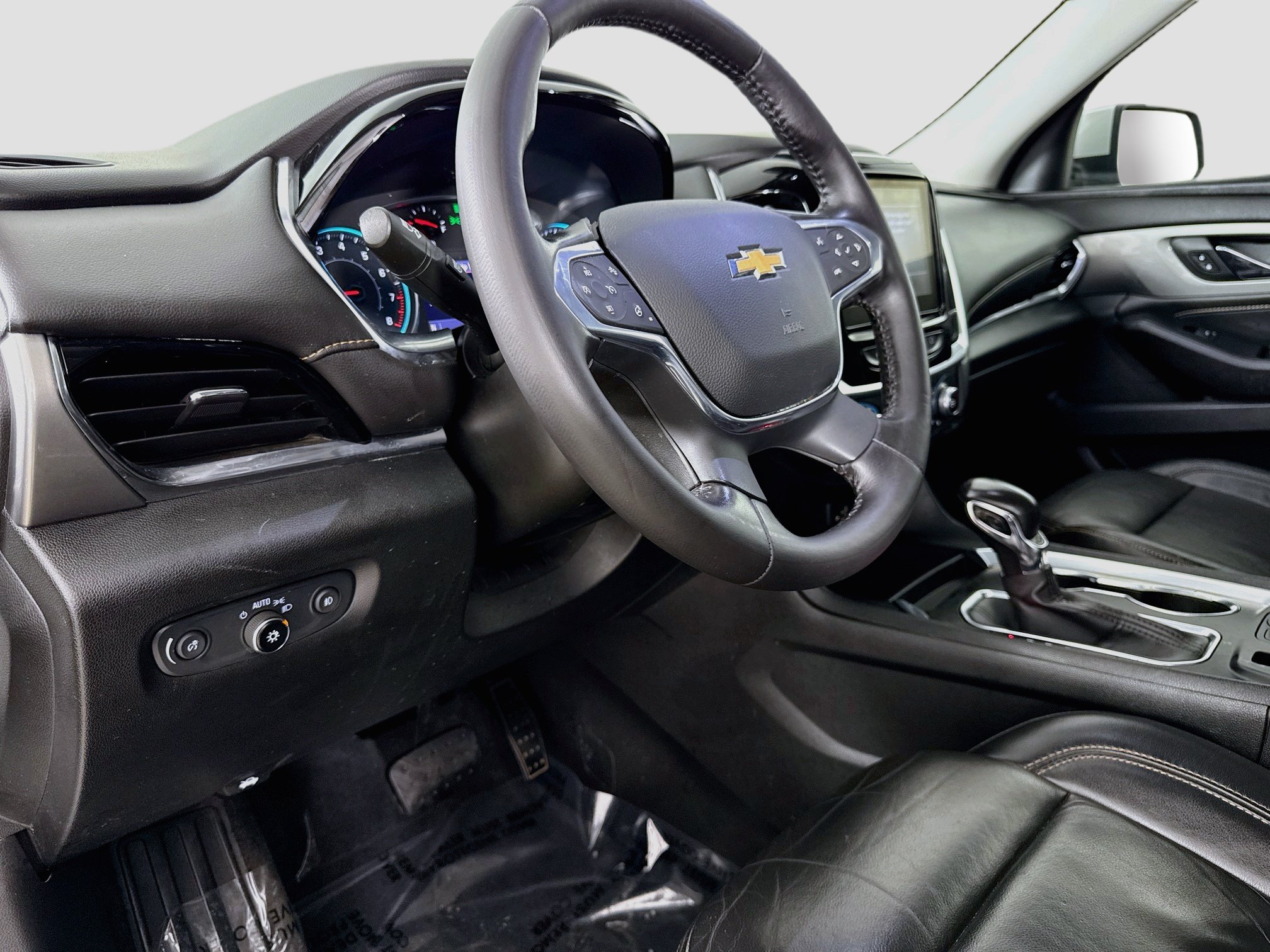 Used 2021 Chevrolet Traverse LT w/ LT Premium Package AWD/4WD image 11