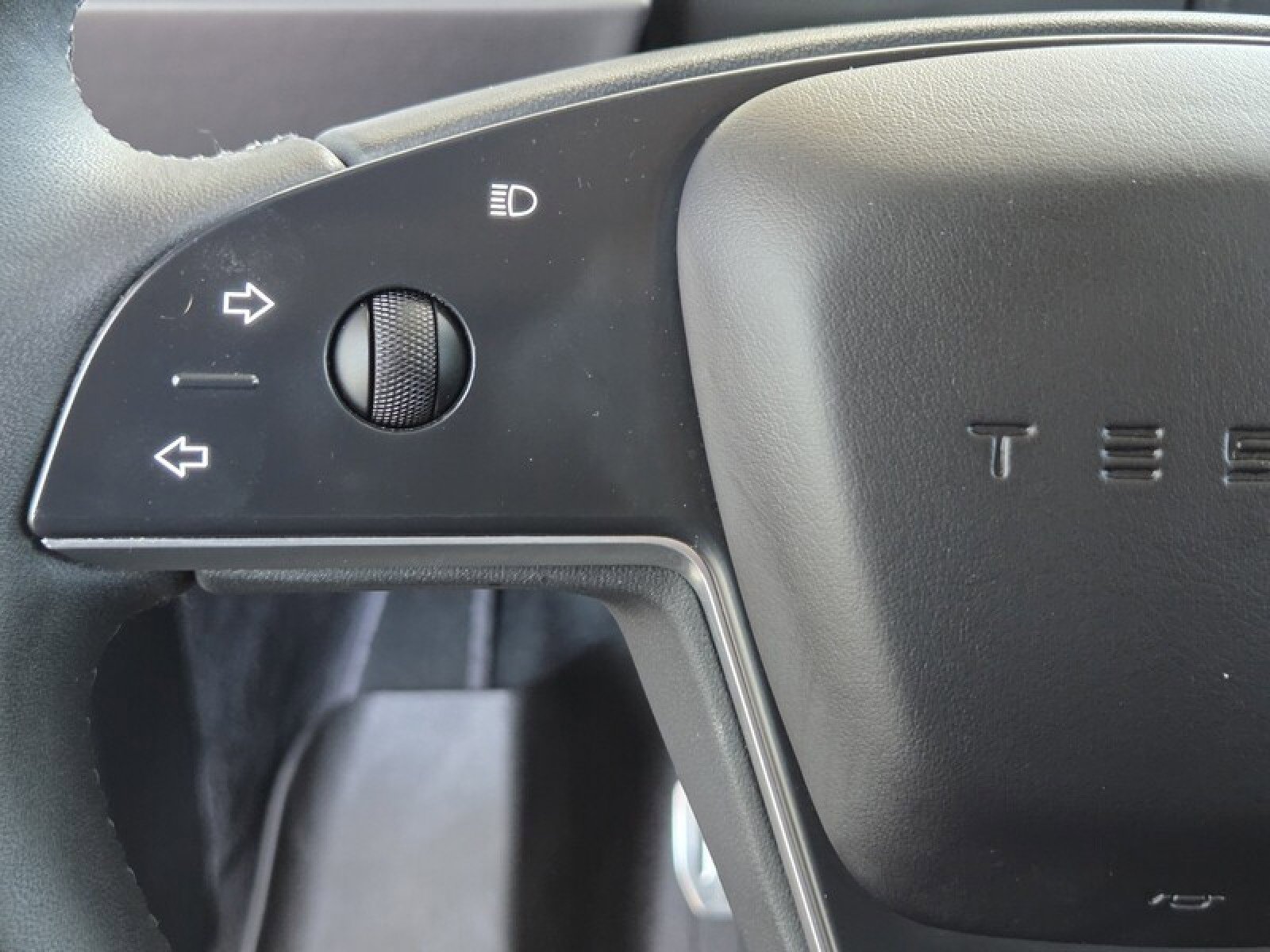 Used 2024 Tesla Model X AWD/4WD image 25