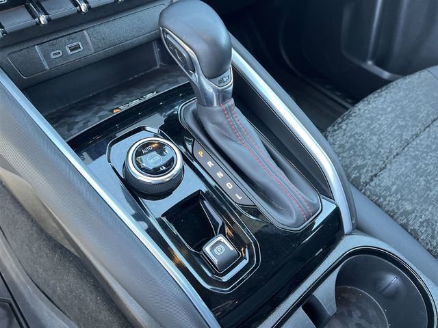 Used 2024 Chevrolet Colorado Z71 w/ Z71 Convenience Package 2 image 25