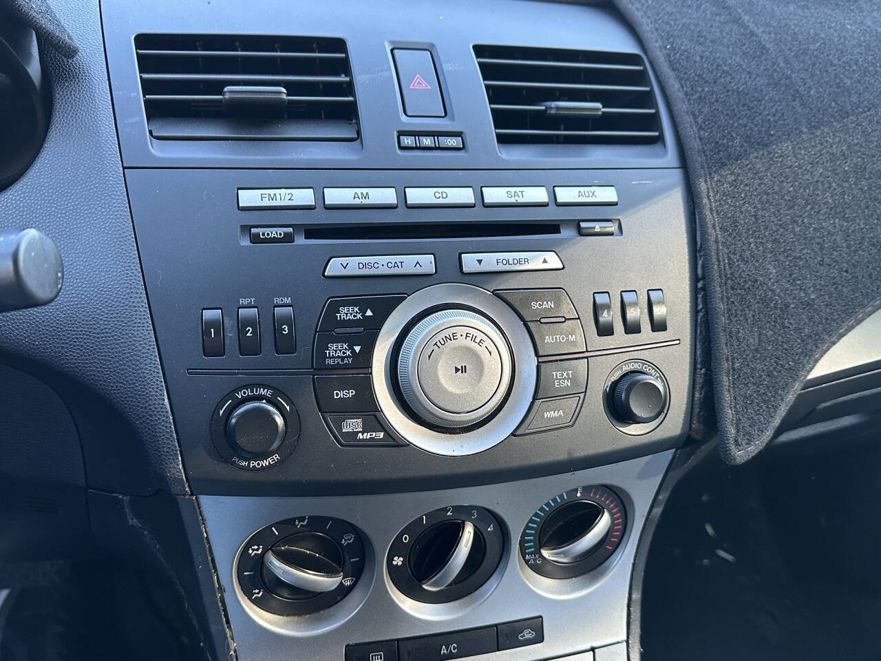 Used 2010 MAZDA MAZDA3 i Sport image 19