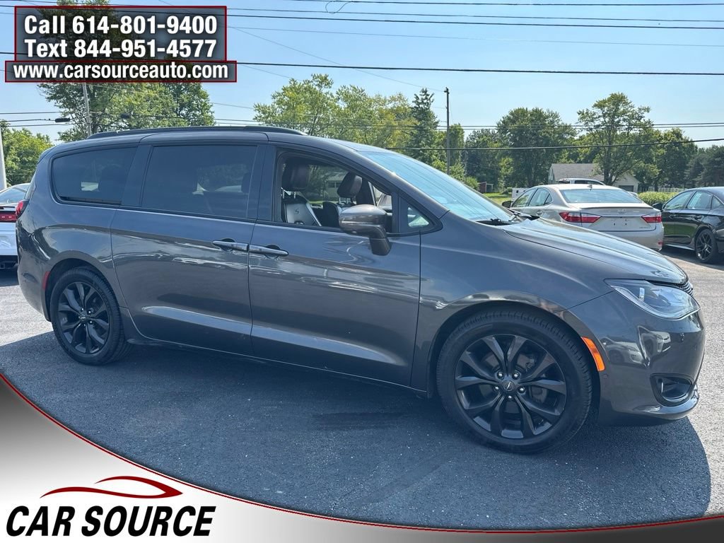 Used 2019 Chrysler Pacifica Limited w/ Advanced Safetytec Group FWD image 11