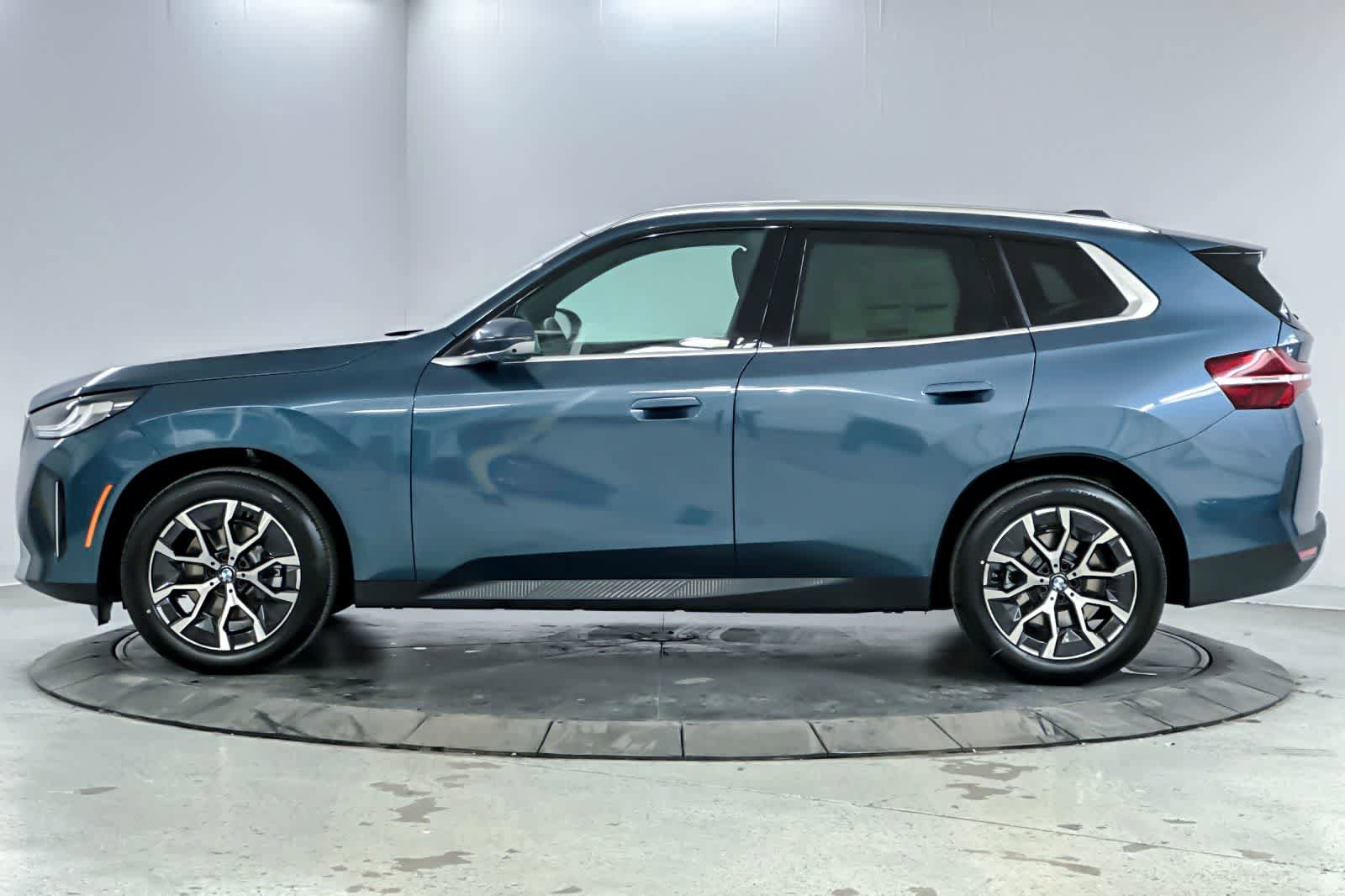 Used 2026 BMW X3 xDrive30i w/ Premium Package AWD/4WD image 5