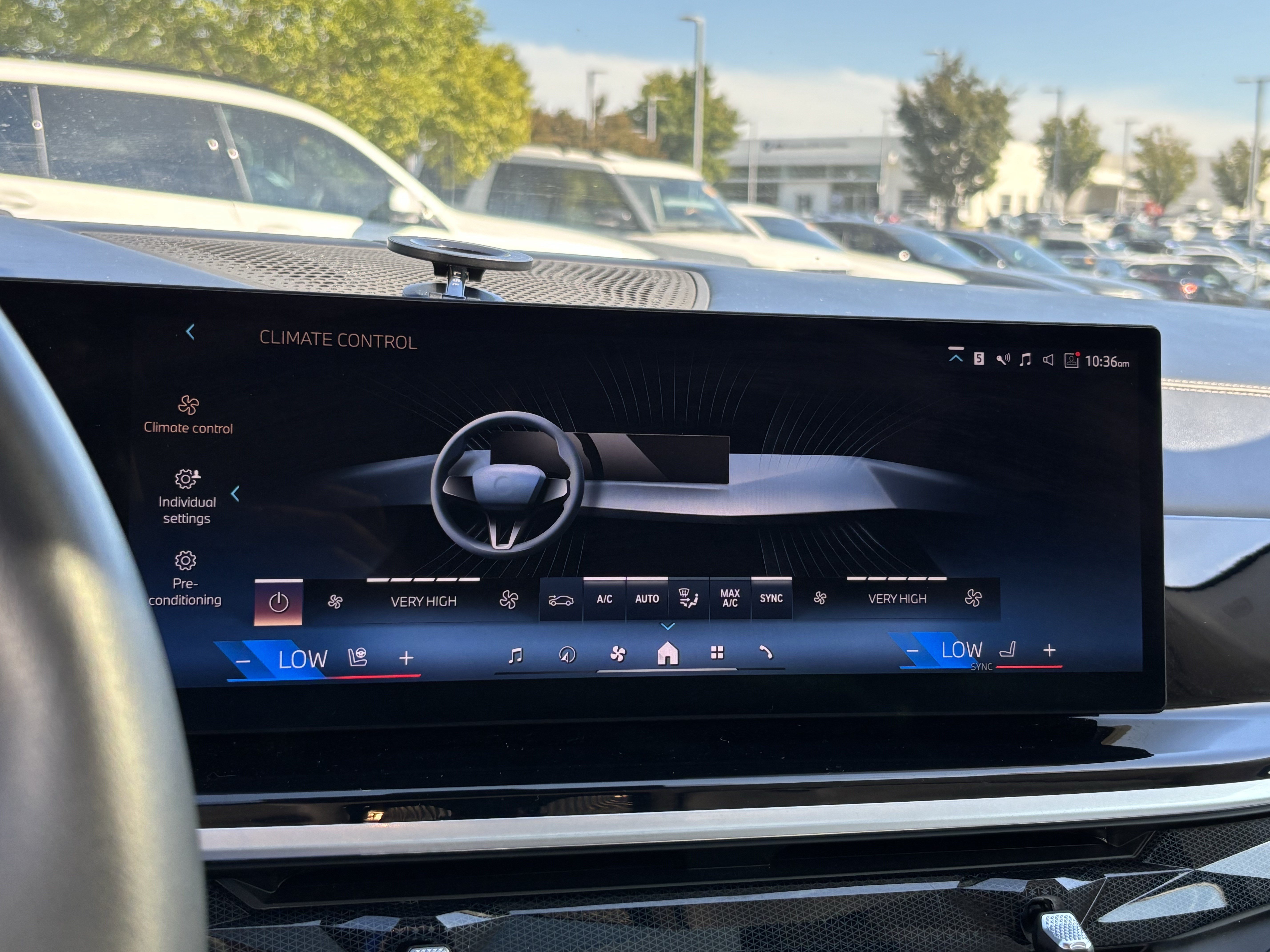 Certified 2024 BMW X7 xDrive40i AWD/4WD image 23