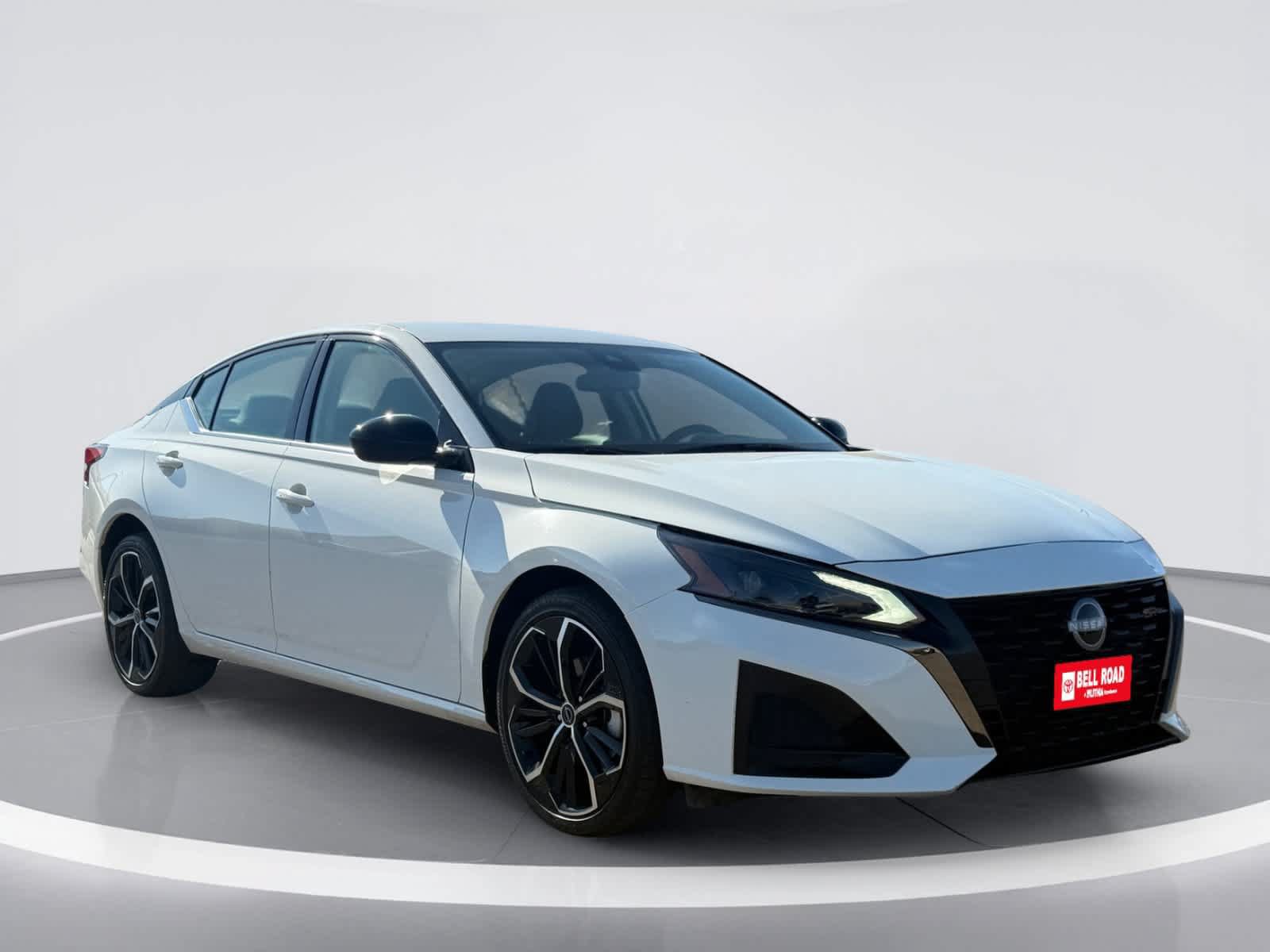 Used 2025 Nissan Altima 2.5 SR AWD/4WD image 11