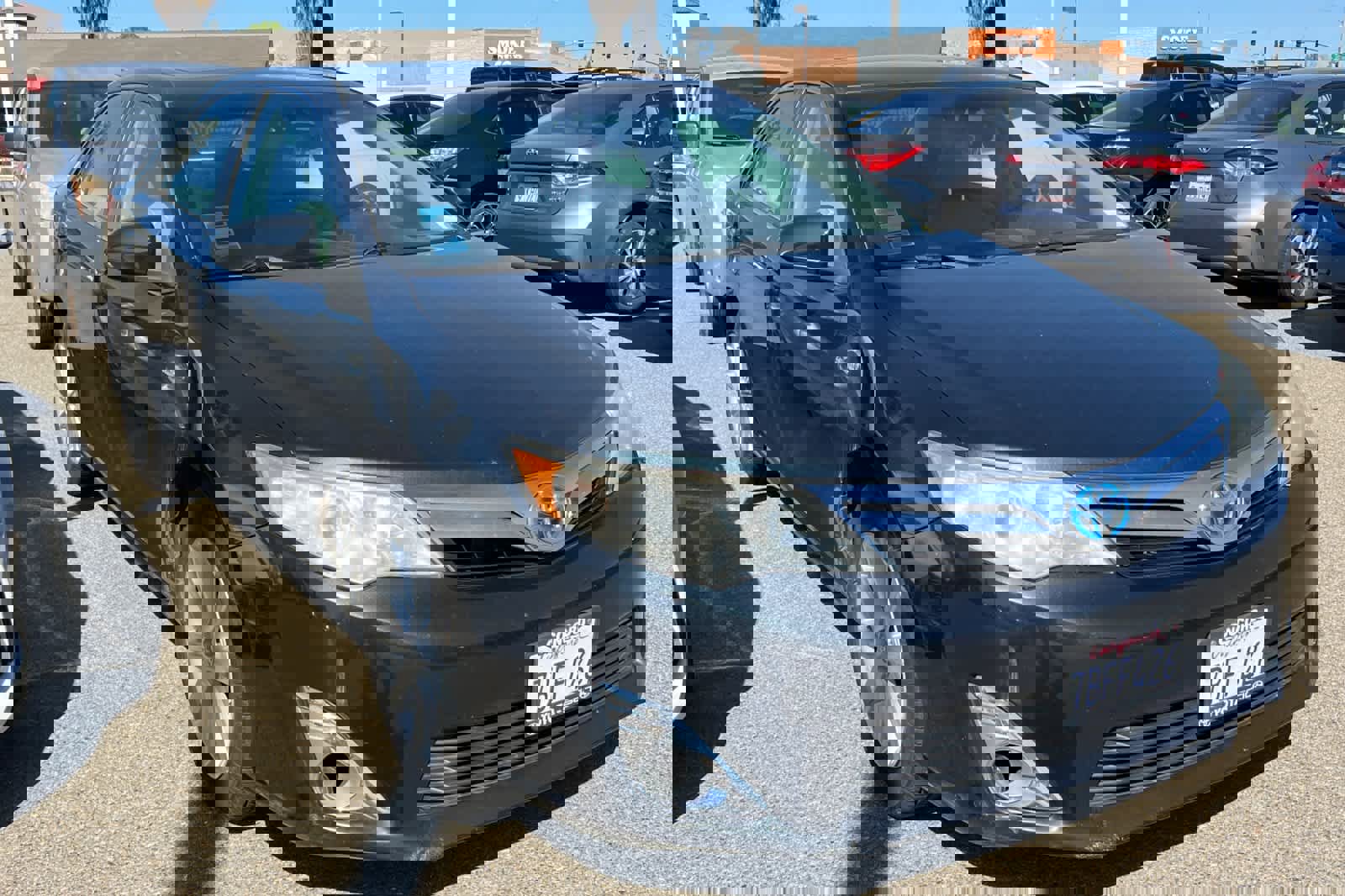 Used 2013 Toyota Camry XLE w/ Leather Pkg image 3