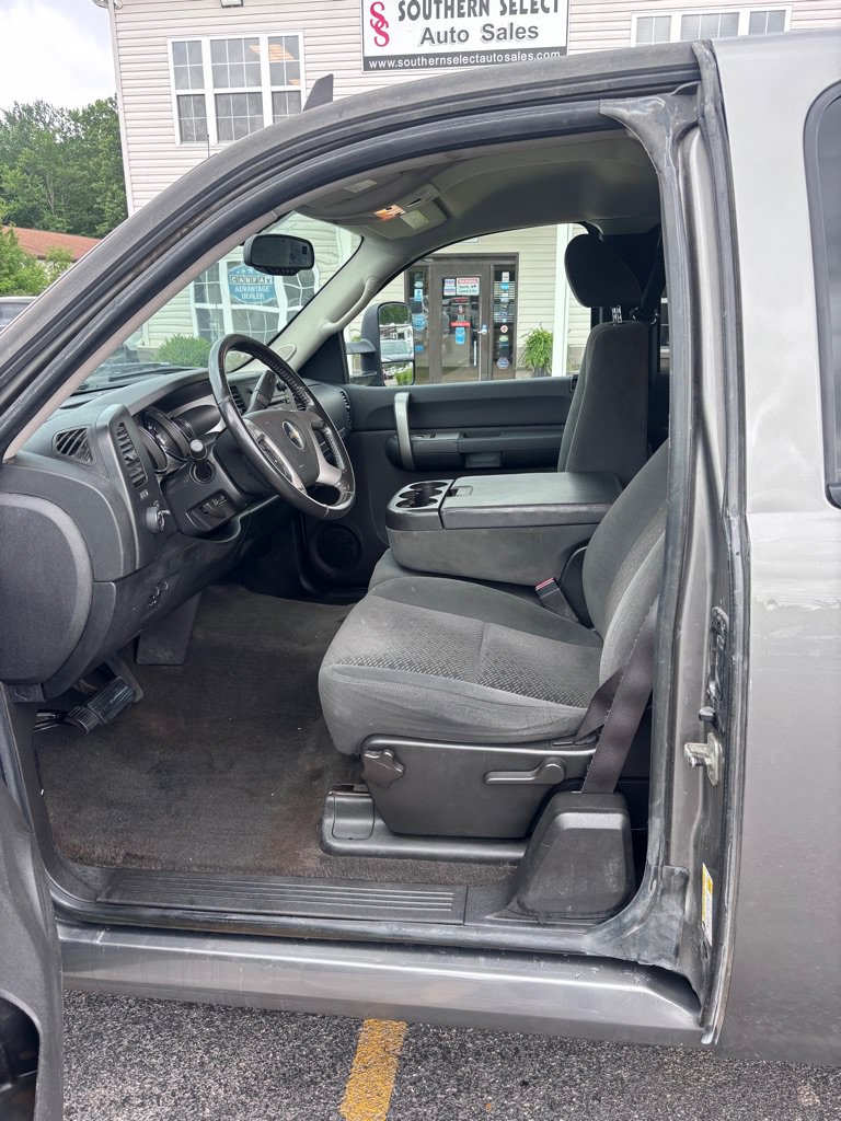 Used 2008 Chevrolet Silverado 3500 LT w/ Snow Plow Prep Package AWD/4WD image 10