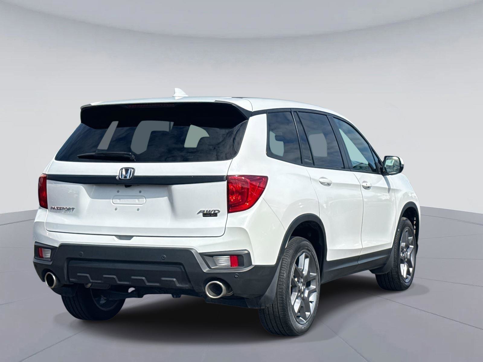 Used 2023 Honda Passport EX-L image 3