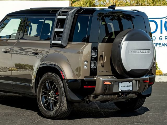 Certified 2022 Land Rover Defender 110 X AWD/4WD image 10