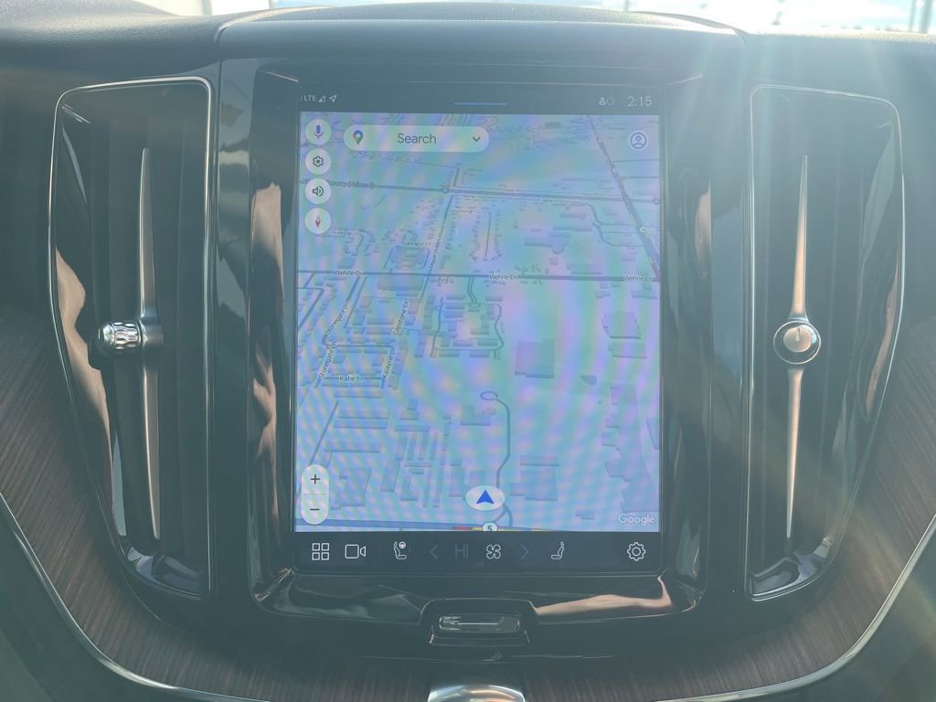 Certified 2023 Volvo XC60 B5 Plus w/ Climate Package image 27