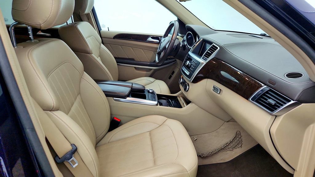 Used 2014 Mercedes-Benz GL 450 4MATIC w/ Lighting Package image 24