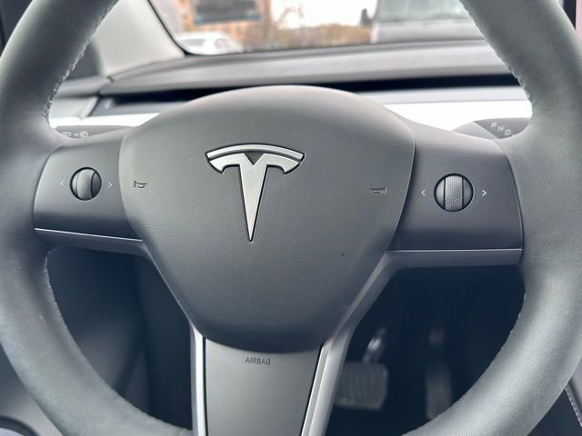 Used 2025 Tesla Model Y Long Range image 10