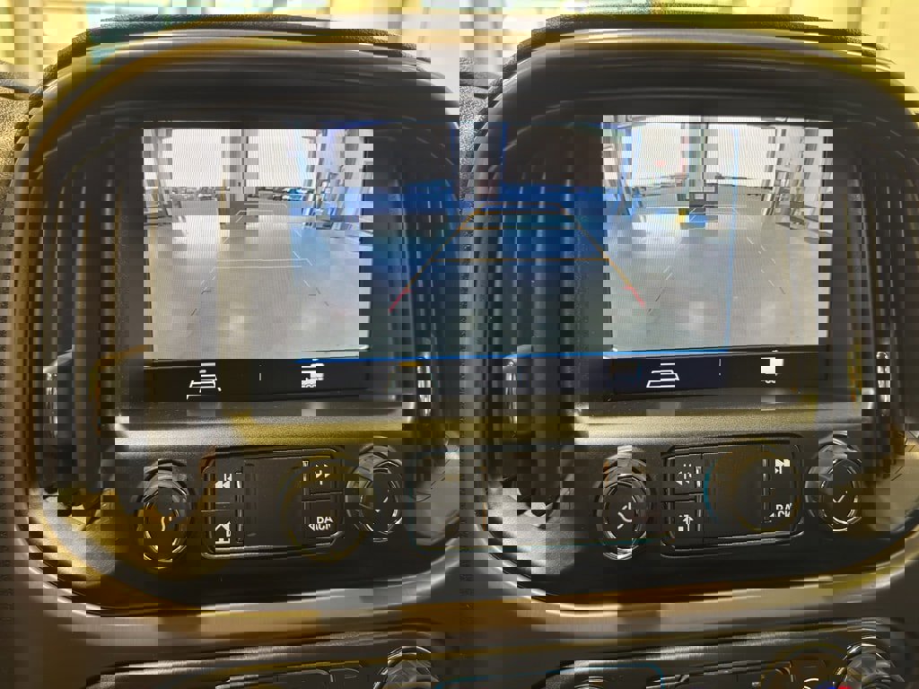 Used 2021 GMC Canyon AT4 image 18