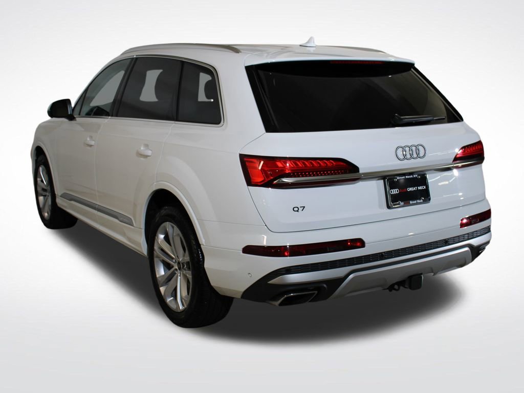 Certified 2025 Audi Q7 2.0T Premium Plus image 8