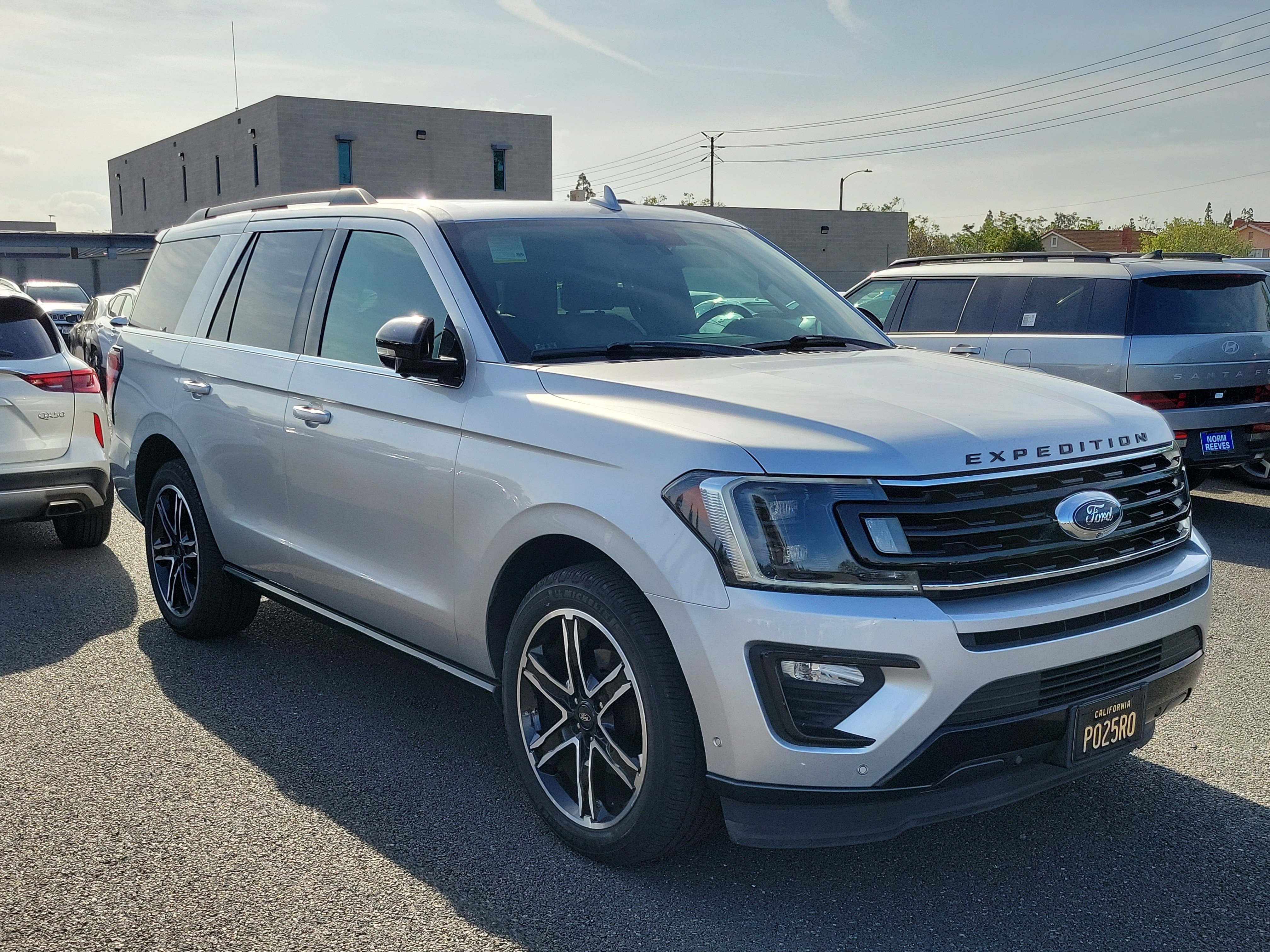 Used 2019 Ford Expedition Limited w/ Equipment Group 303A RWD image 3