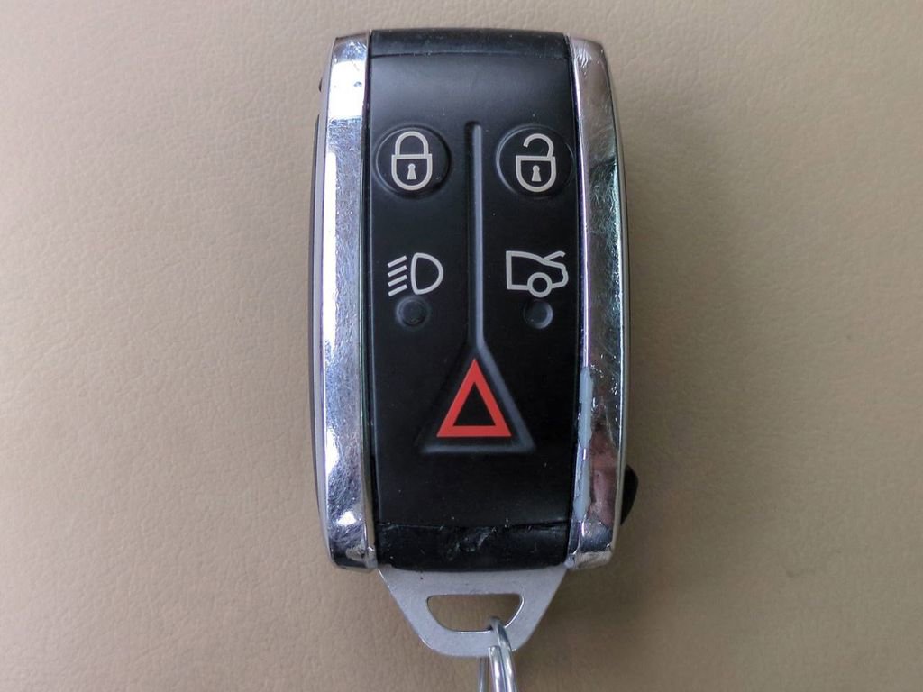 Used 2011 Jaguar XK Coupe image 31