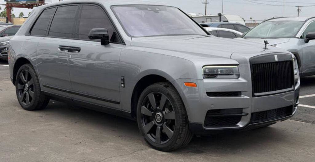 Used 2023 Rolls-Royce Cullinan image 3