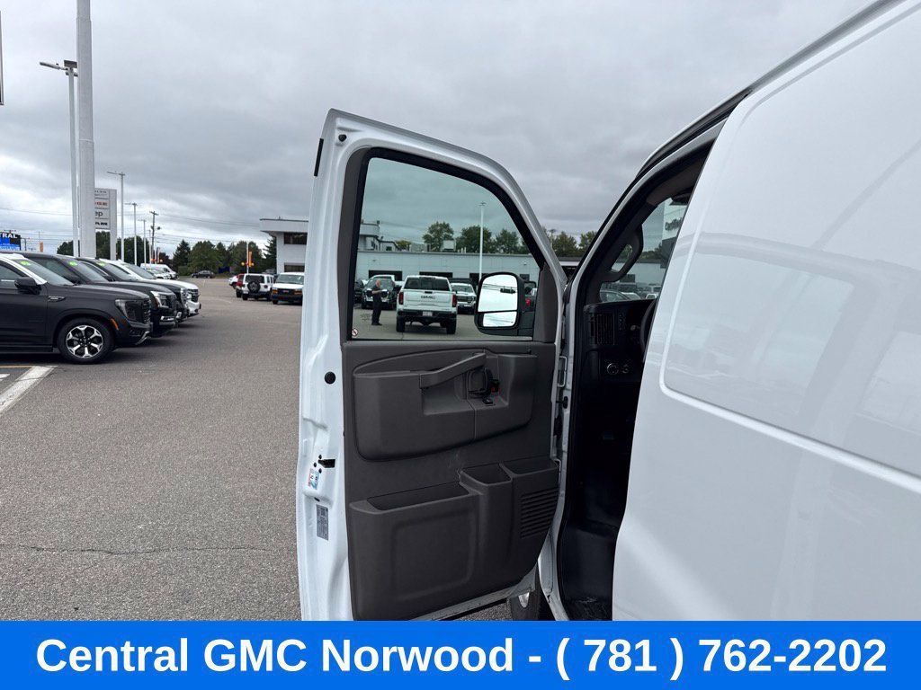 Used 2025 Chevrolet Express 2500 w/ Driver Convenience Package RWD image 19