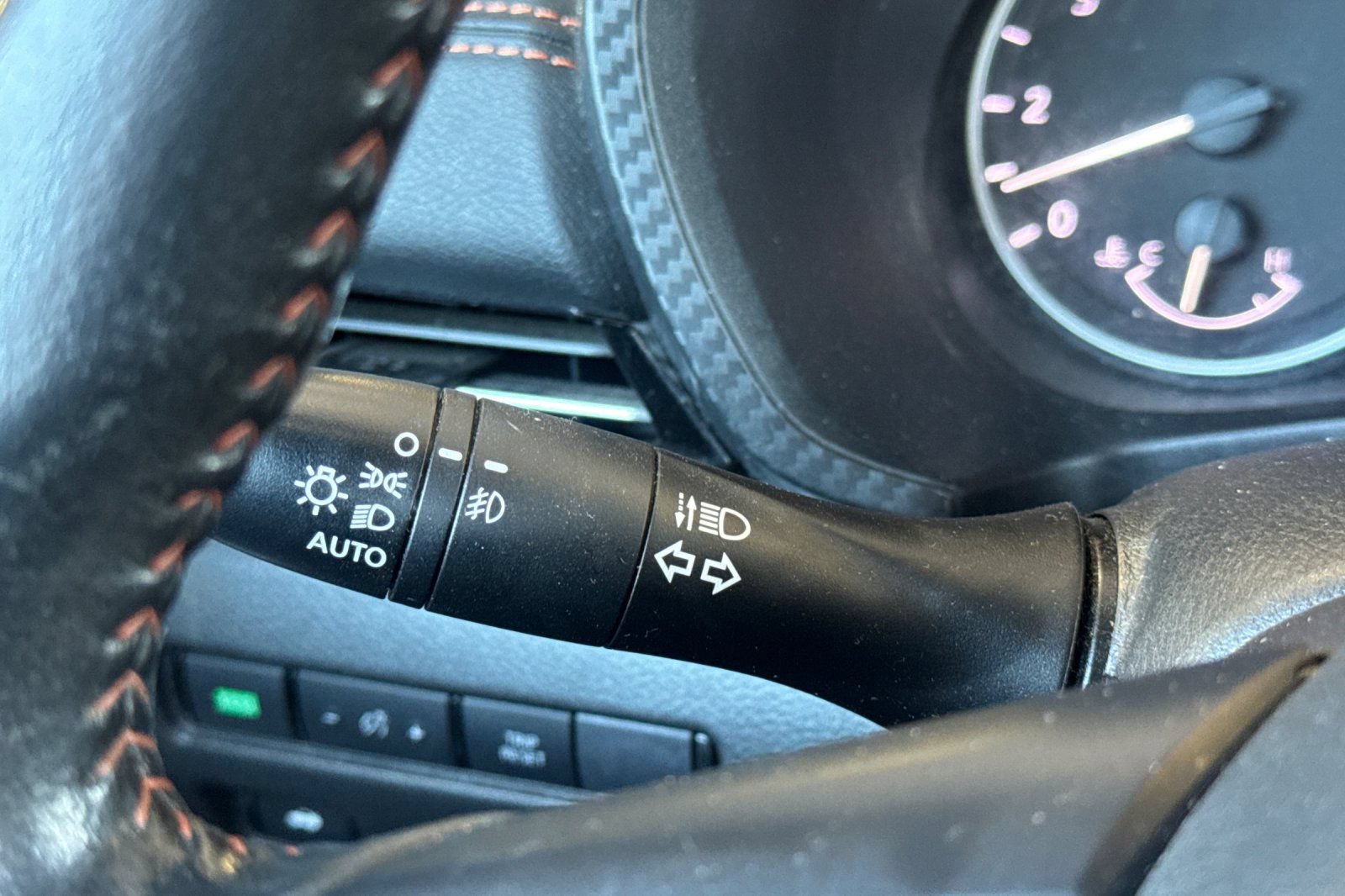 Used 2023 Nissan Sentra SR w/ Midnight Edition Package FWD image 35