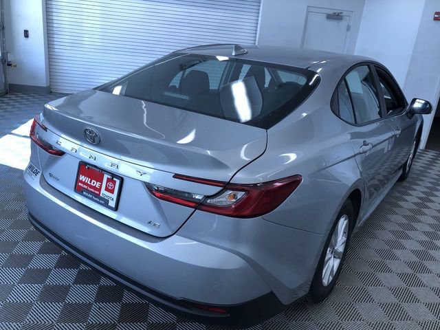 Used 2025 Toyota Camry LE image 34