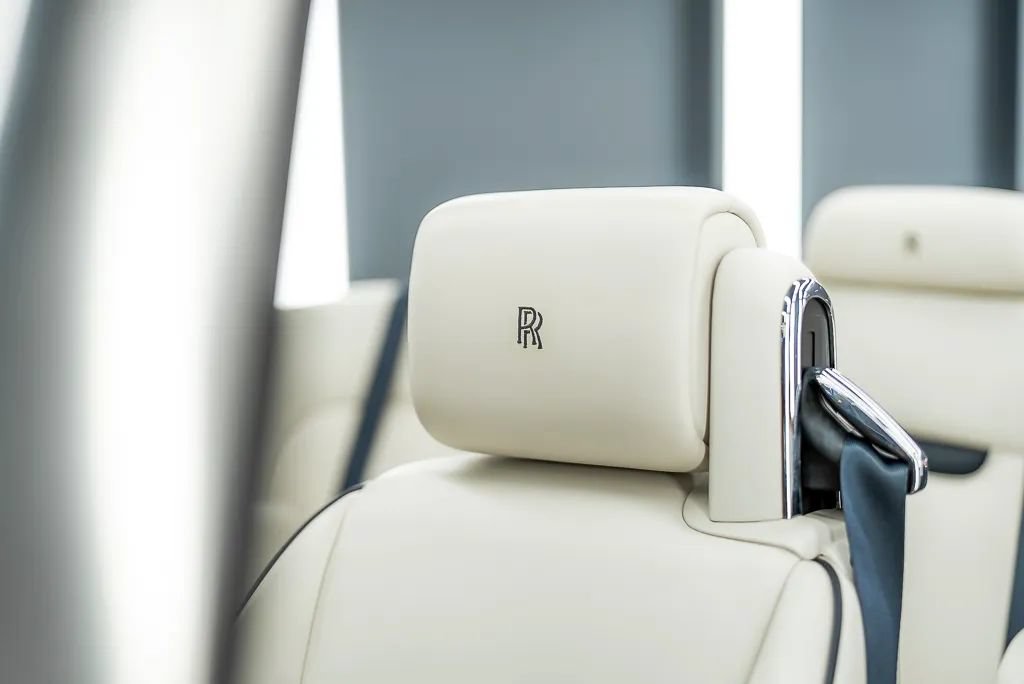 Used 2010 Rolls-Royce Phantom Drophead Coupe RWD image 24
