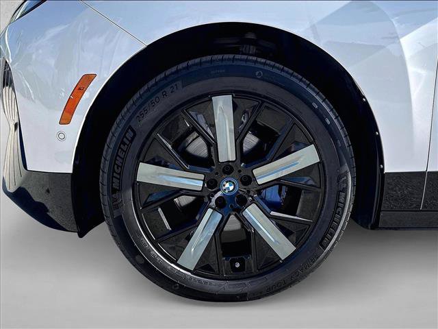 Used 2024 BMW iX xDrive50 w/ Sport Package AWD/4WD image 10