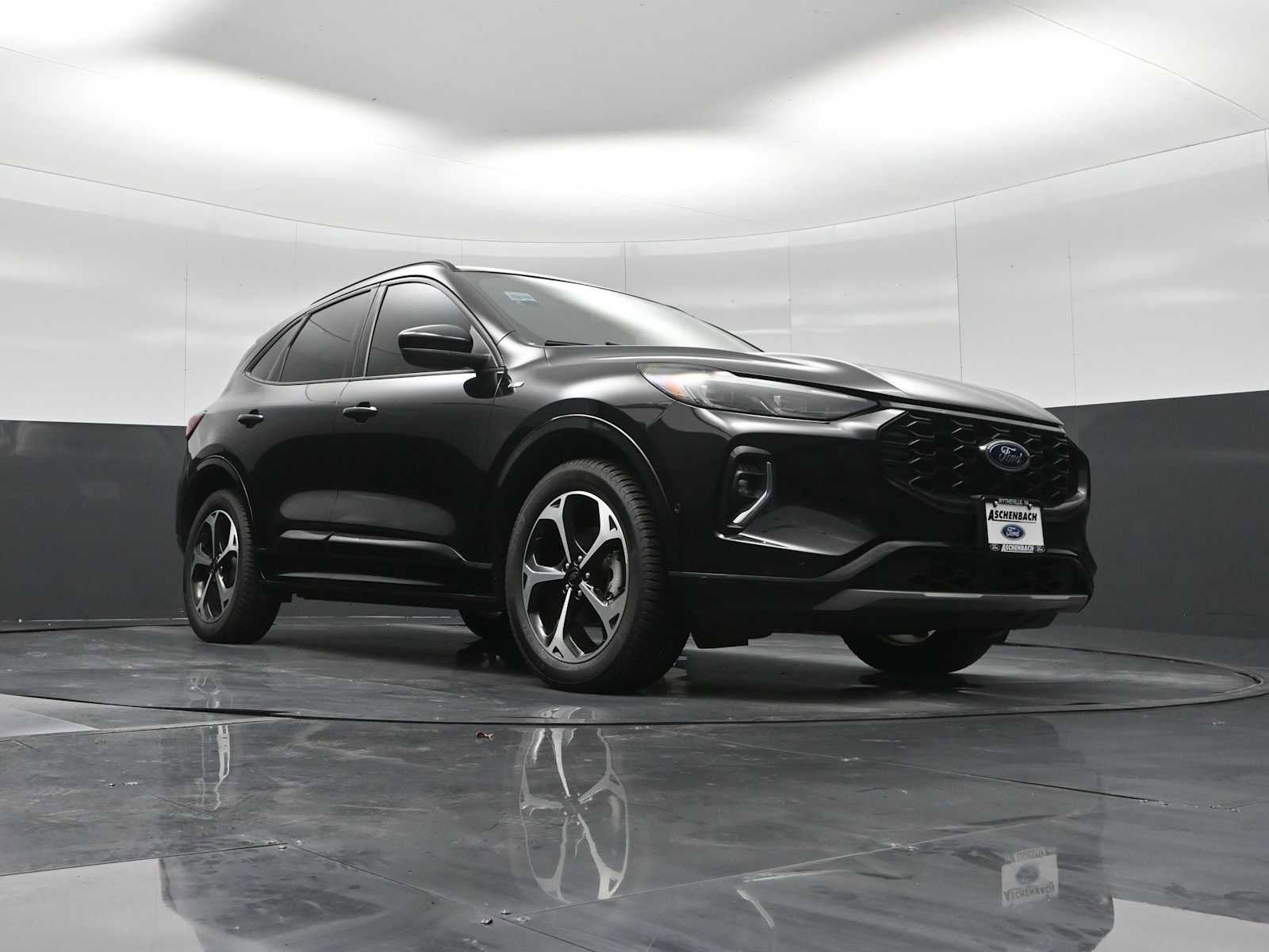 Used 2023 Ford Escape ST-Line Elite w/ Premium Technology Package AWD/4WD image 28