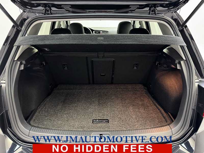 Used 2018 Volkswagen Golf SE FWD image 17