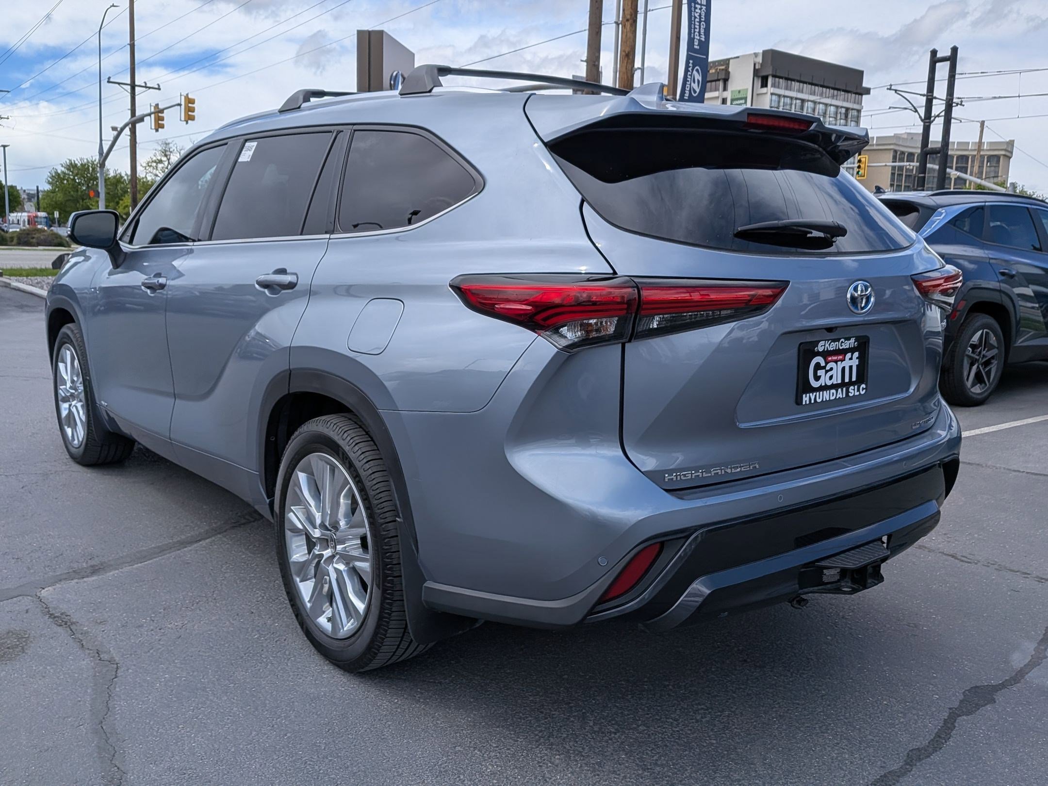 Used 2023 Toyota Highlander Limited AWD/4WD image 7