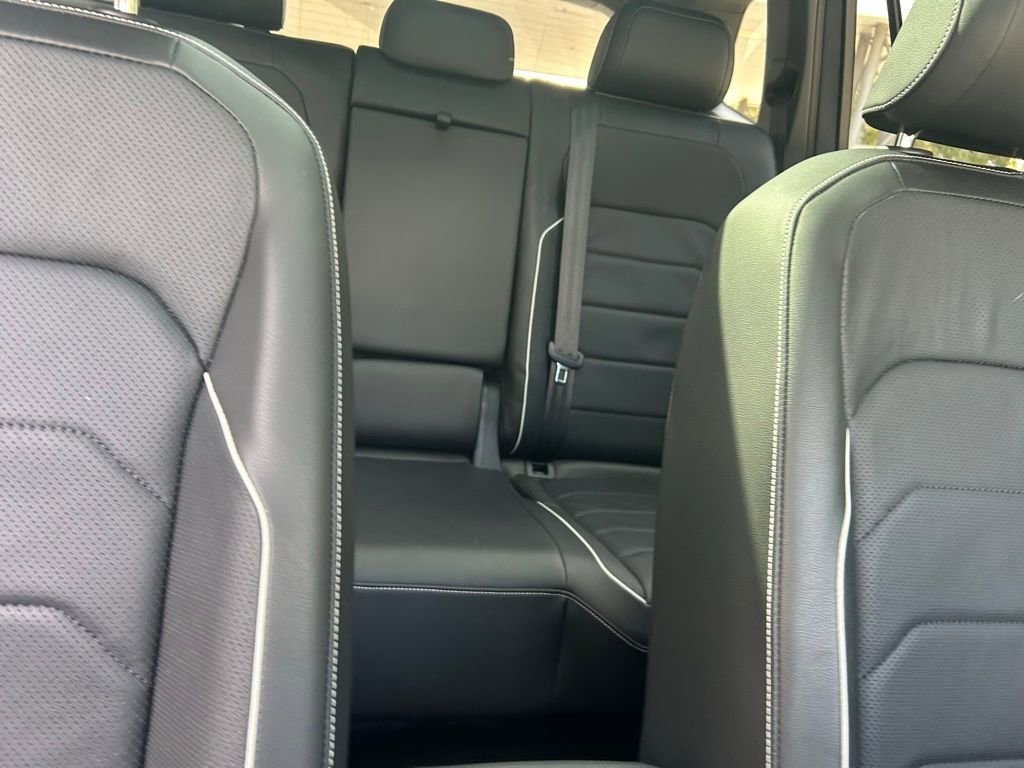 Used 2024 Volkswagen Tiguan SEL R-Line image 42