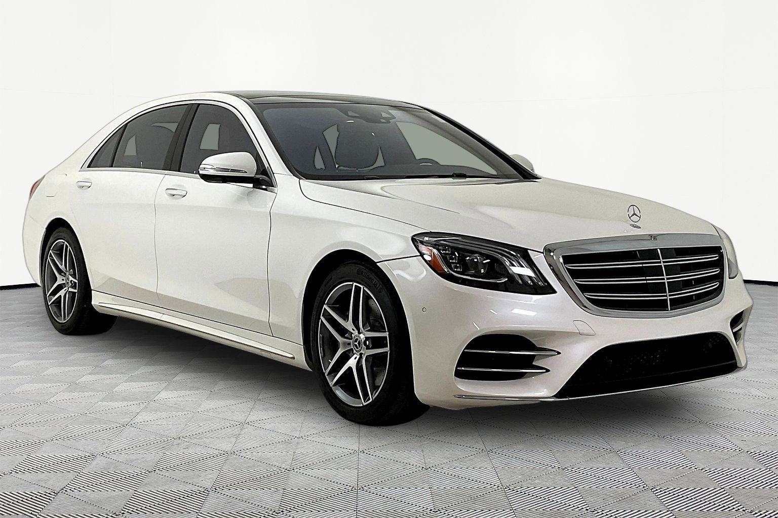 Used 2019 Mercedes-Benz S 560 4MATIC Sedan image 3