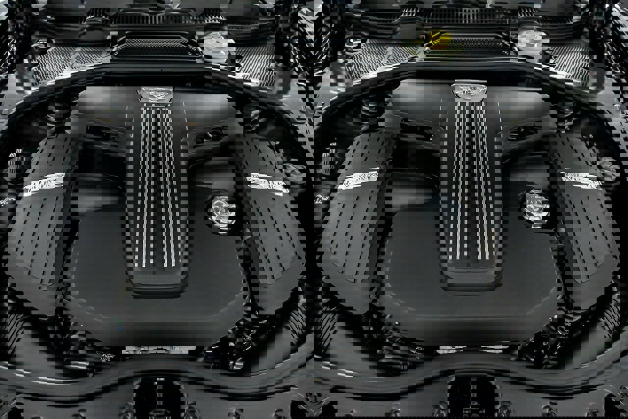 Used 2015 Bentley Flying Spur V8 image 17