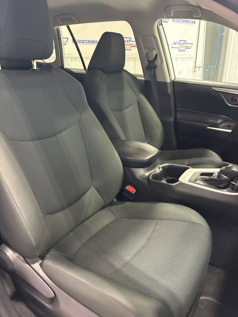 Used 2024 Toyota RAV4 LE image 37