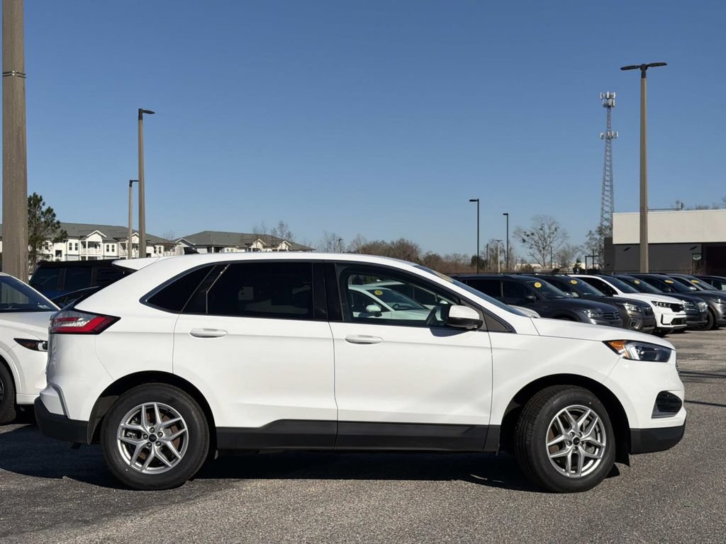 Certified 2024 Ford Edge SEL AWD/4WD image 3