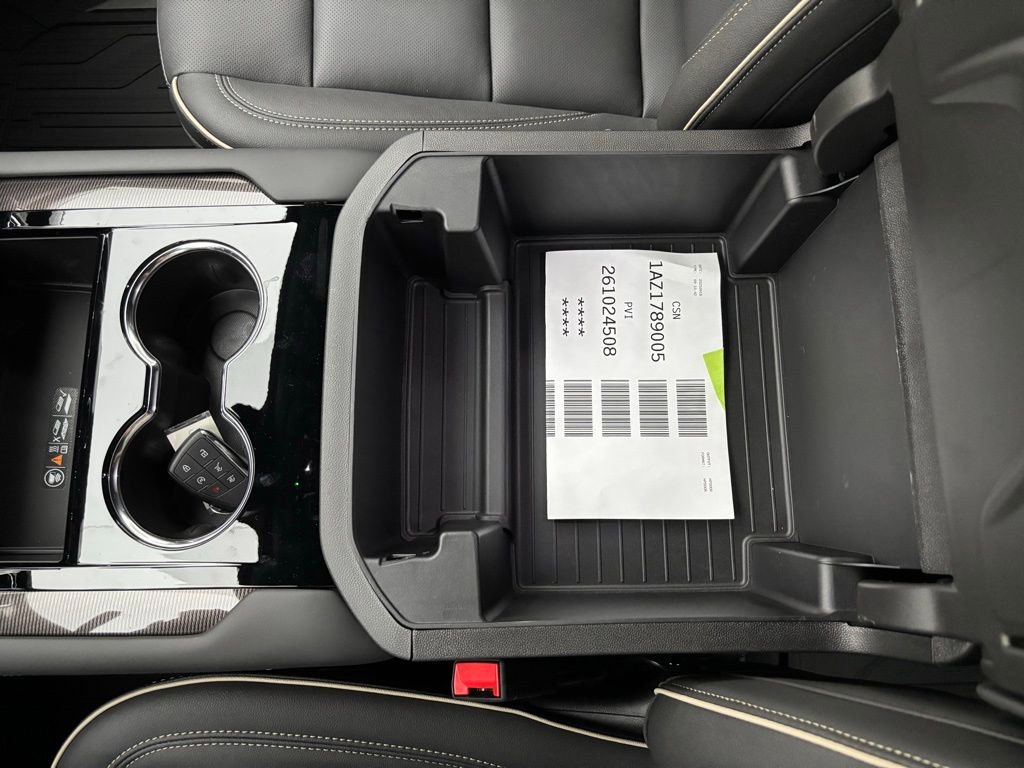New 2026 GMC Yukon XL Elevation w/ LPO, Elevation Black Package image 33