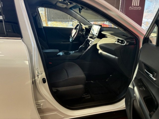 Used 2021 Toyota Venza LE w/ Carpet Mat Package (TMS) image 30