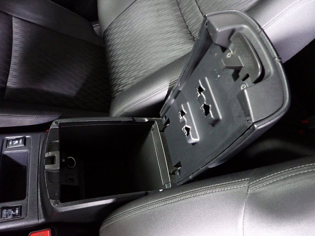 Used 2020 Nissan Rogue SV image 33