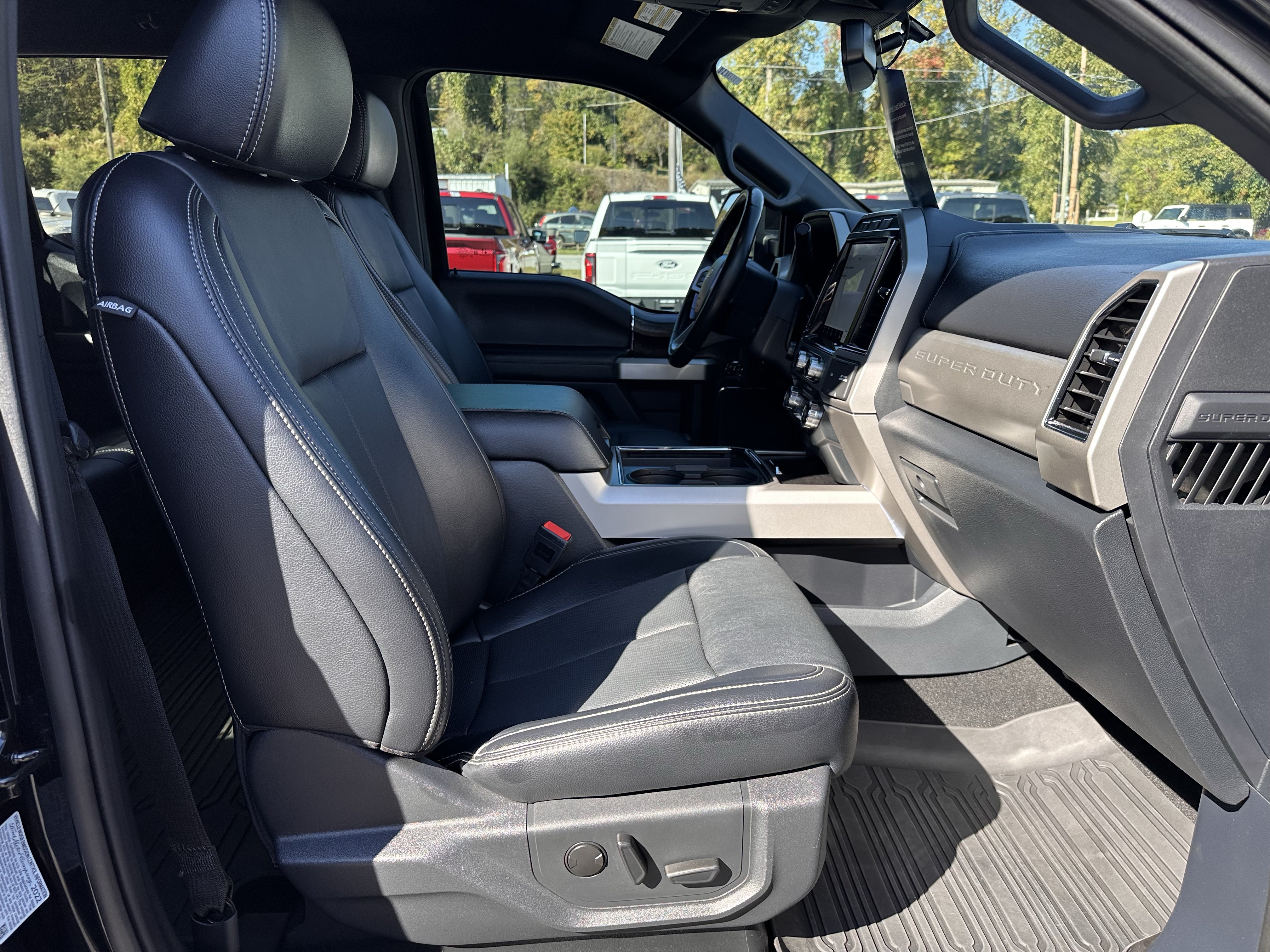 Certified 2022 Ford F350 Lariat w/ Lariat Ultimate Package AWD/4WD image 15
