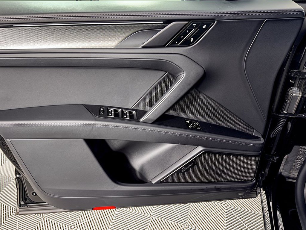 New 2026 Porsche Cayenne Electric AWD/4WD image 14