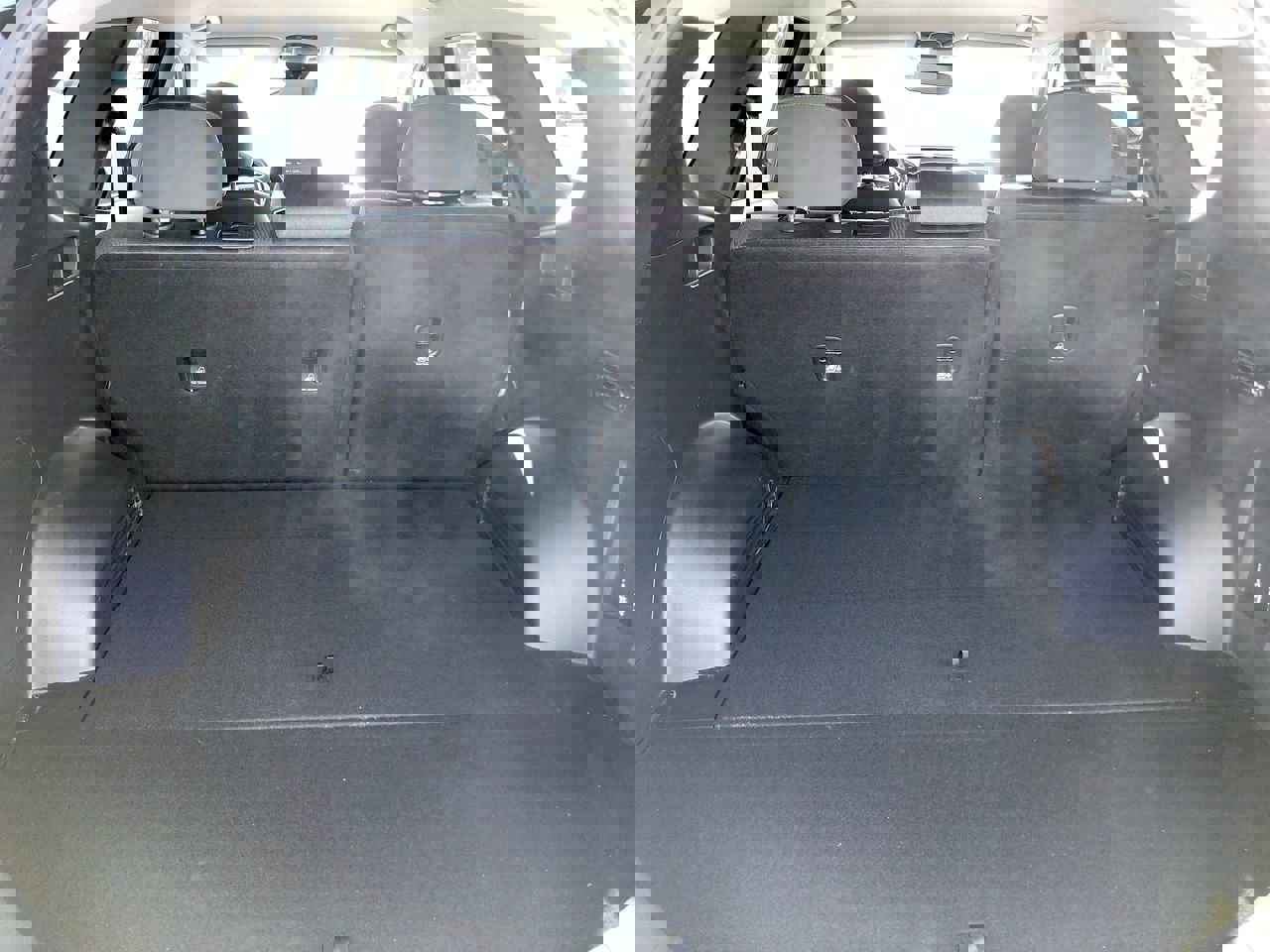 Used 2023 Hyundai Santa Fe SE w/ Cargo Package image 9