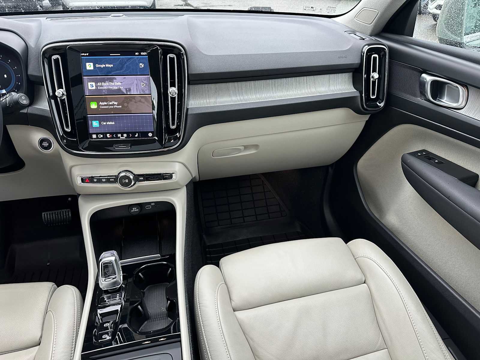 Certified 2023 Volvo XC40 B5 Plus w/ Protection Package Premier image 18